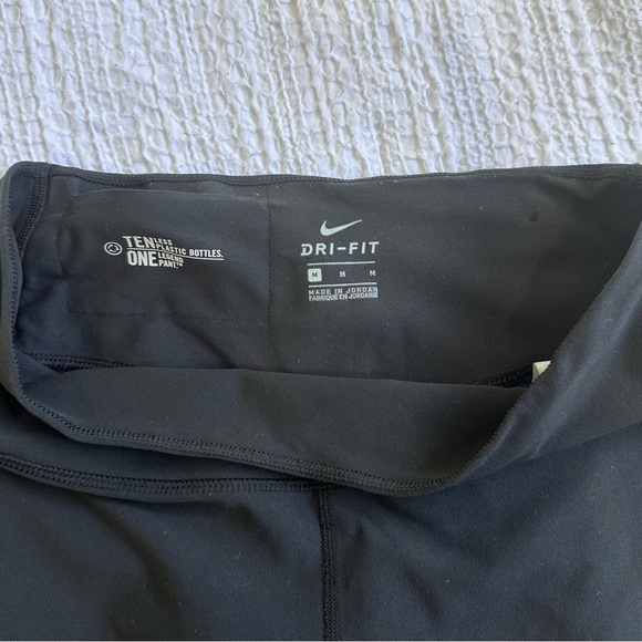 Nike Dri-Fit Women’s Cropped Capri Leggings Black - Size M - Picture 5 of 5